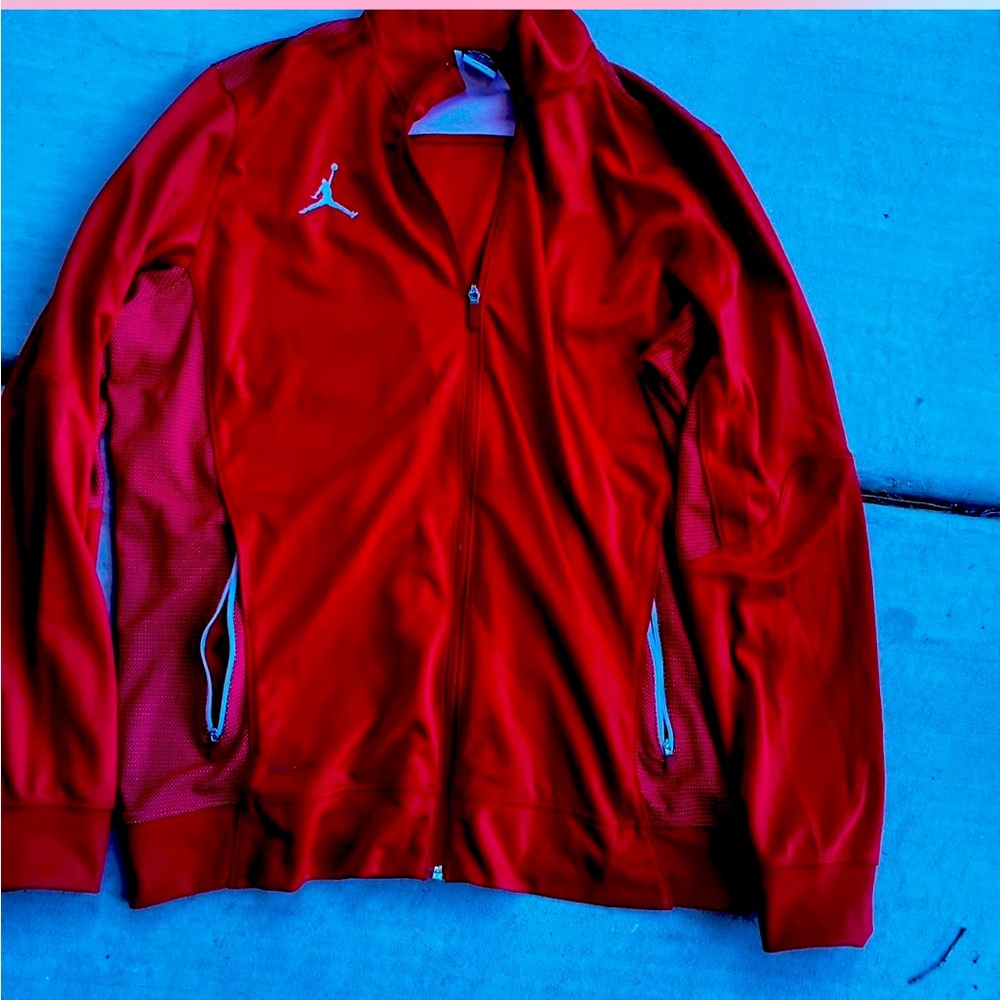 Jordan zip up black and red
